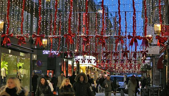 UK consumers set to spend big this Christmas